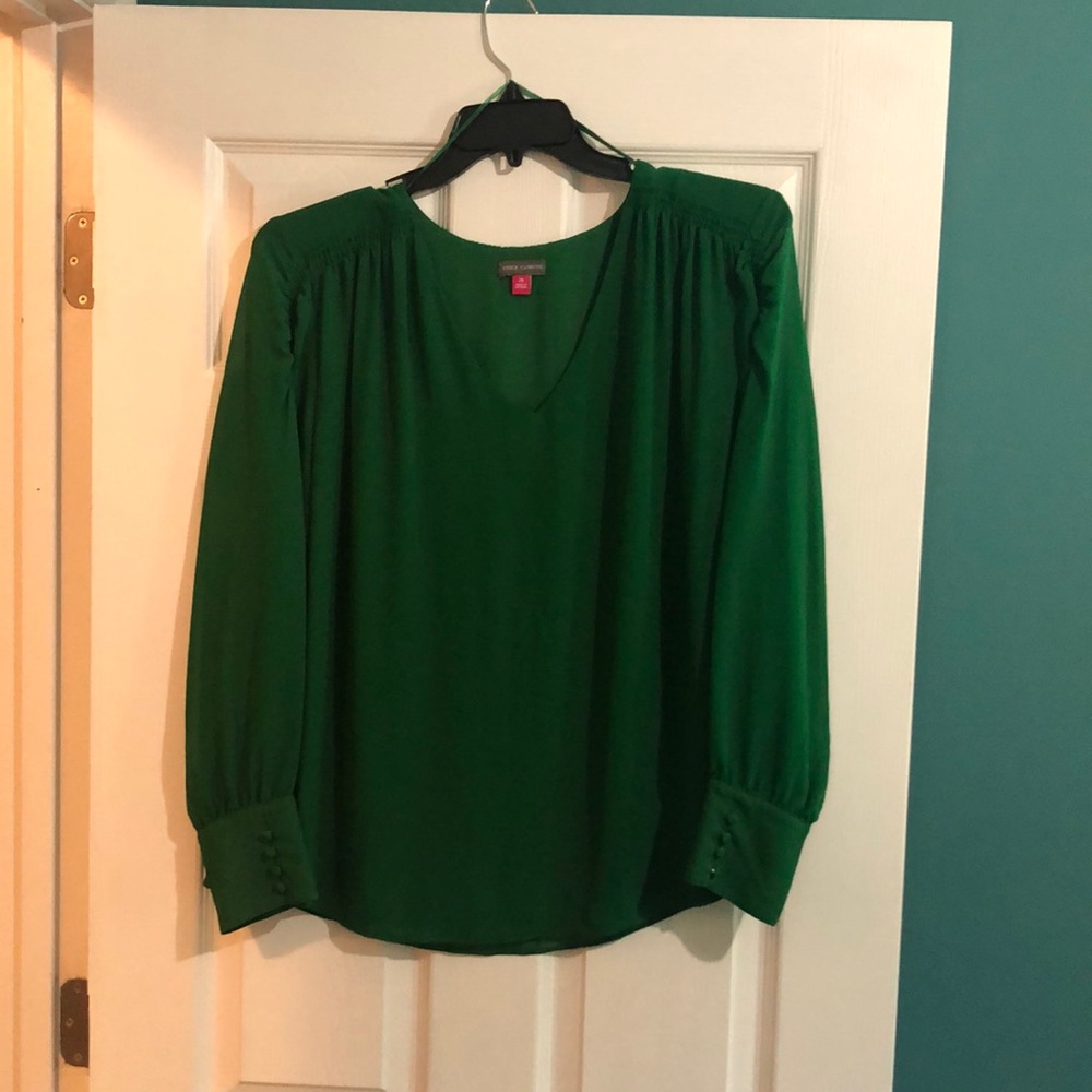 Vince Camino - NWT- emerald green  top with beautiful ballon sleeves.